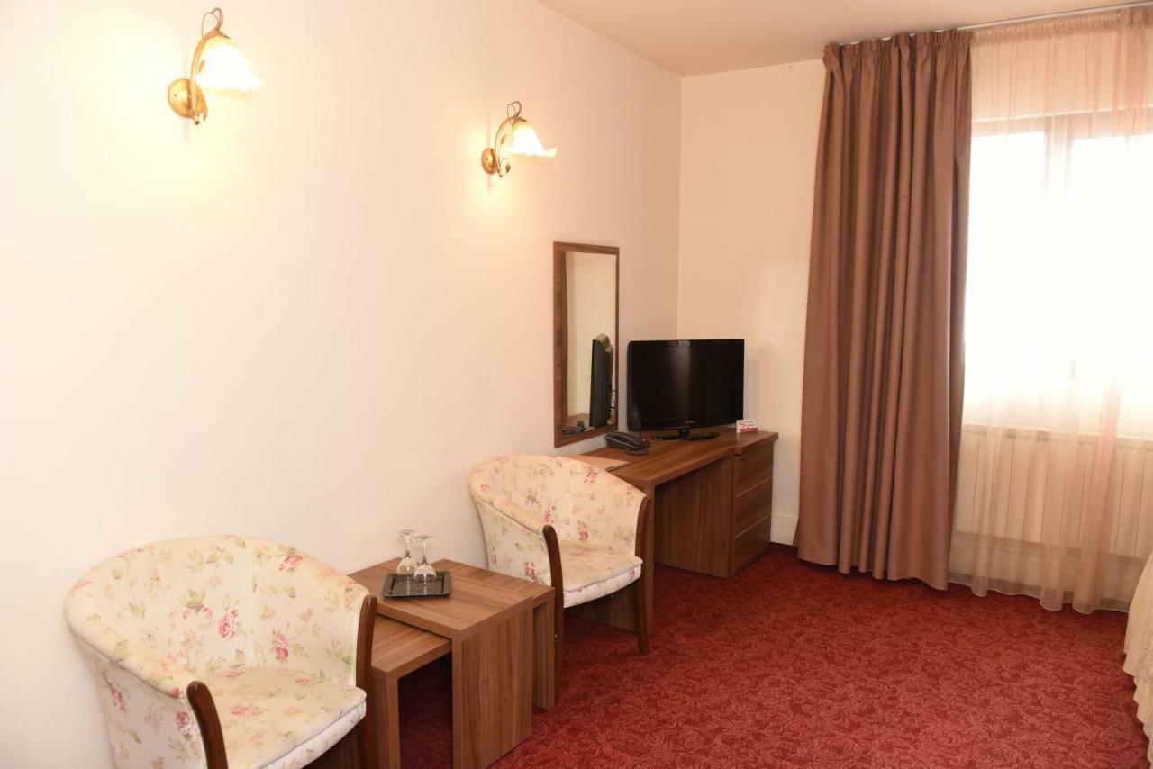 Hotel Gema 布拉索夫 外观 照片