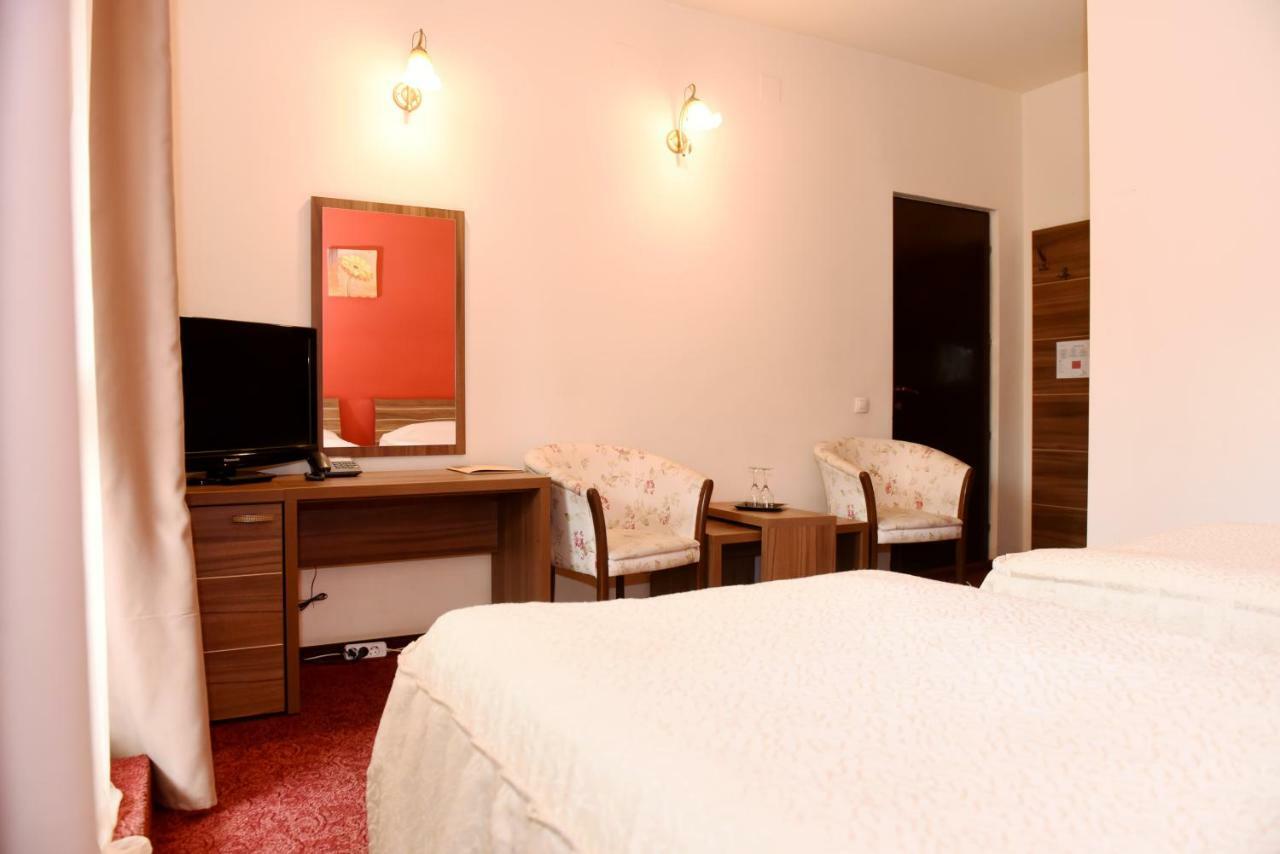 Hotel Gema 布拉索夫 外观 照片